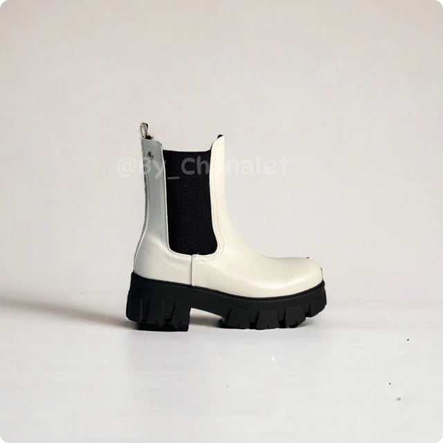 Sleek Strider White
